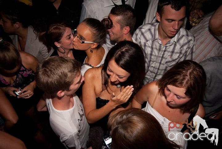 Noapte de distracţie în Escape, 