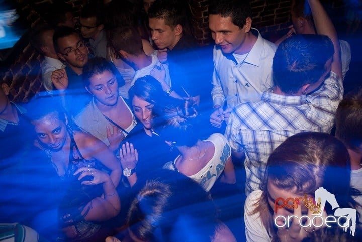 Noapte de distracţie în Escape, 