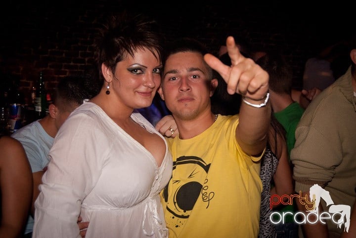 Noapte de distracţie în Escape, 