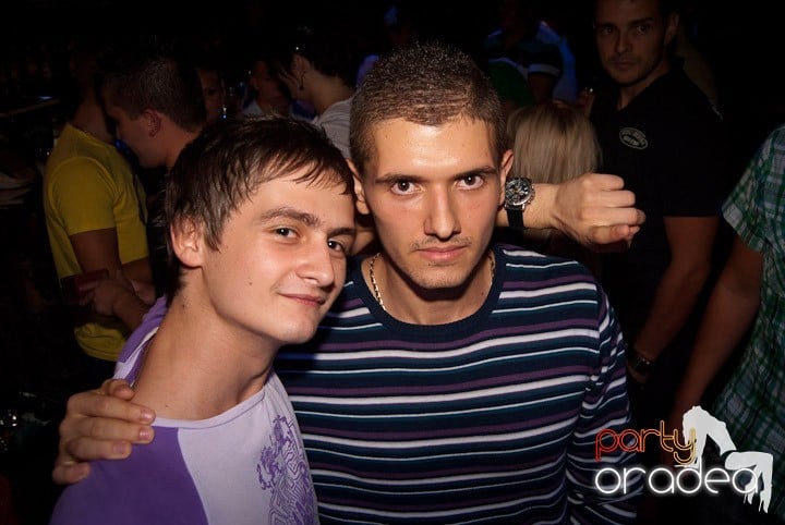 Noapte de distracţie în Escape, 