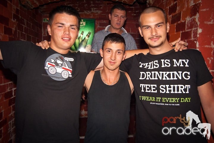 Noapte de distracţie în Escape, 