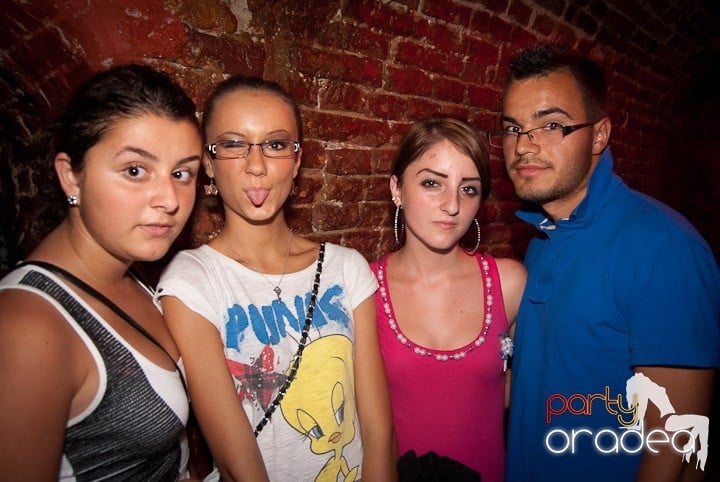 Noapte de distracţie în Escape, 