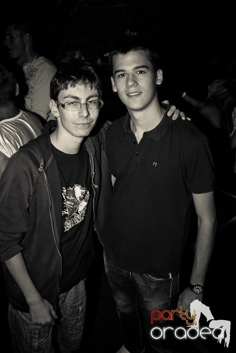 Noapte de distracţie în Escape, 