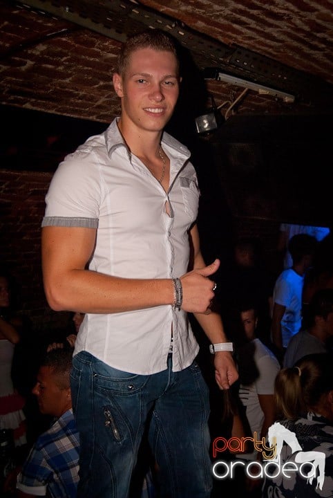 Noapte de distracţie în Escape, 