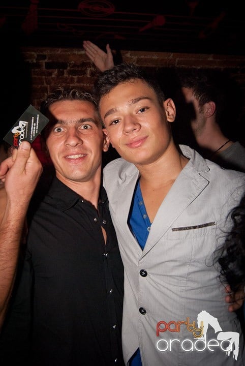 Noapte de distracţie în Escape, 