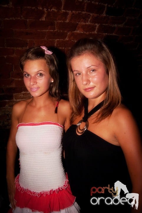 Noapte de distracţie în Escape, 