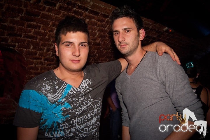 Noapte de distracţie în Escape, 