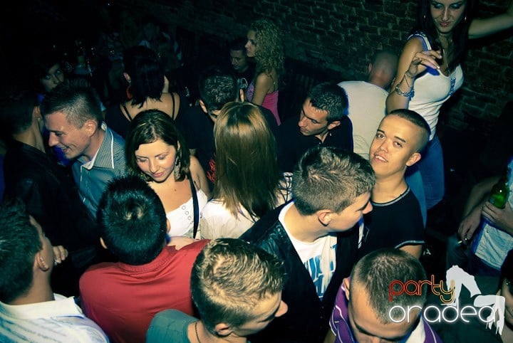 Noapte de distracţie în Escape, 