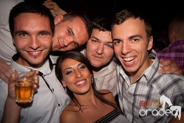 Noapte de distracţie în Escape, 