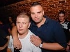 Noapte fierbinte în Club Escape