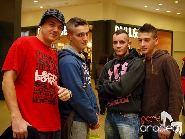 Noaptea albă a reducerilor, Lotus Center
