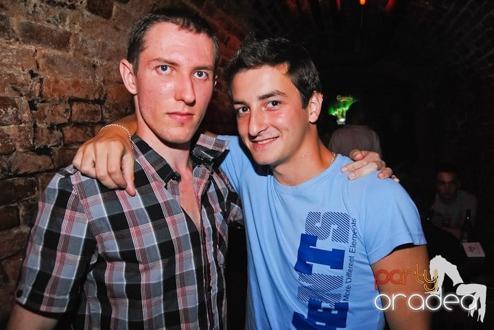 Non-Stop Party în Club Escape, 