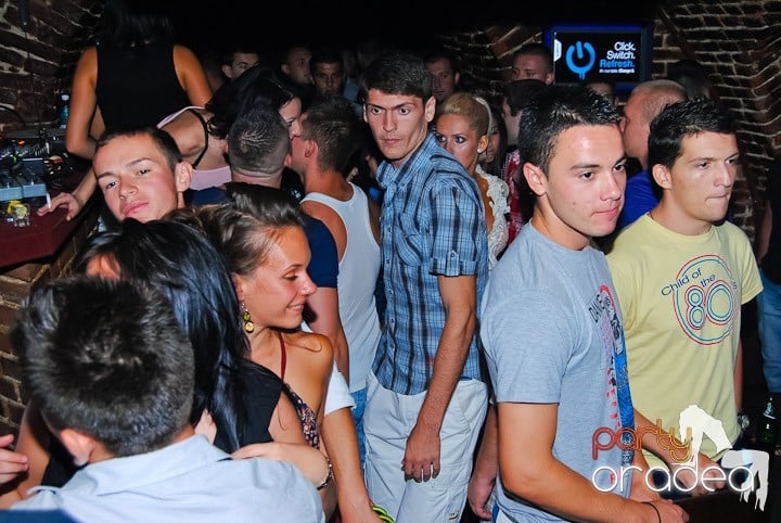 Non-Stop Party în Club Escape, 