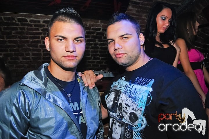 Non-Stop Party în Club Escape, 