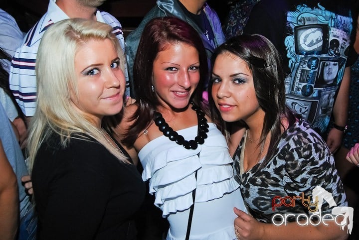 Non-Stop Party în Club Escape, 