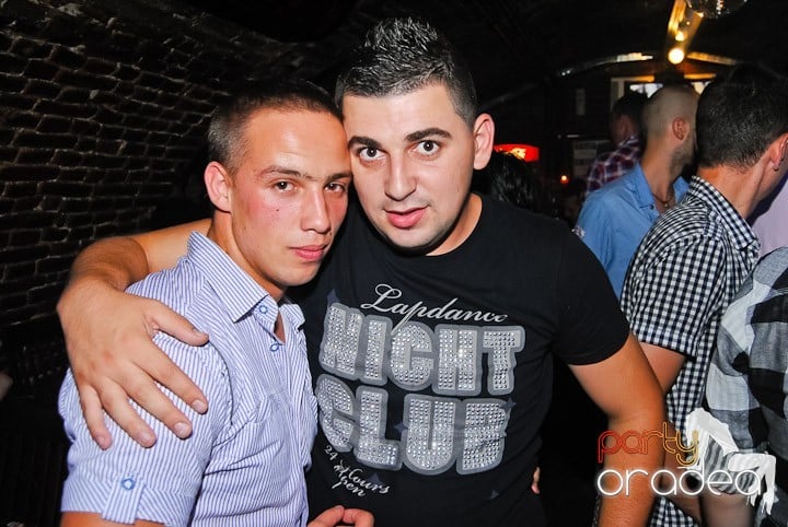 Non-Stop Party în Club Escape, 