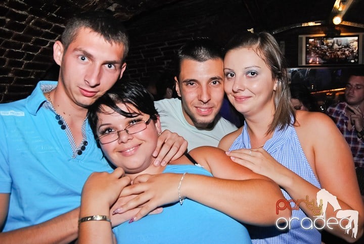 Non-Stop Party în Club Escape, 