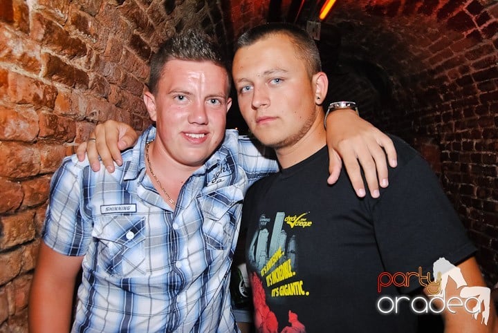 Non-Stop Party în Club Escape, 