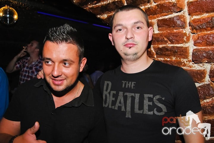 Non-Stop Party în Club Escape, 