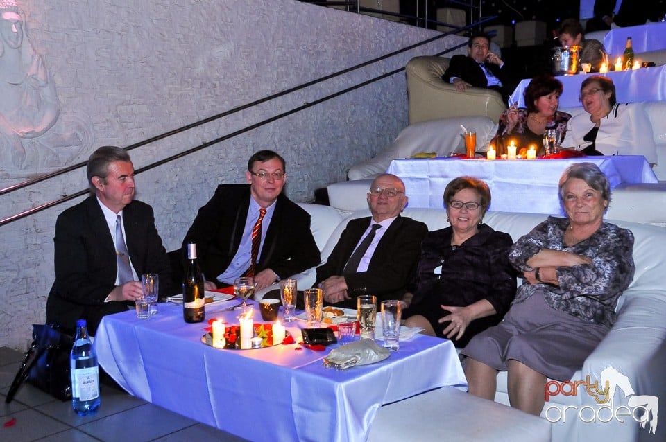 Nuntă de argint în No Problem,