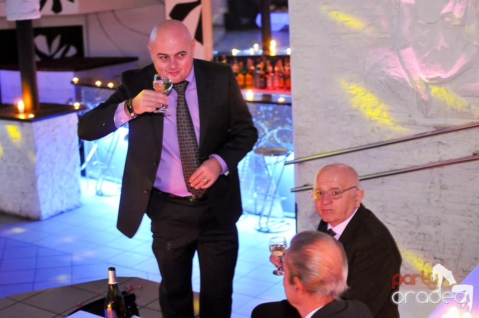 Nuntă de argint în No Problem,