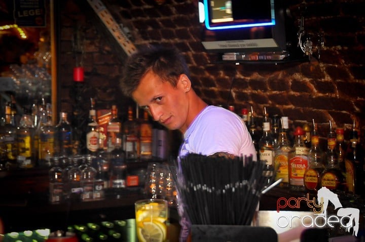 O nouă petrecere în Escape, 