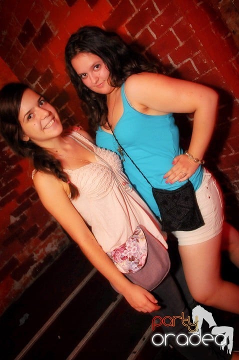 O nouă petrecere în Escape, 