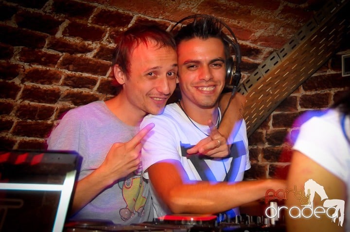 O nouă petrecere în Escape, 