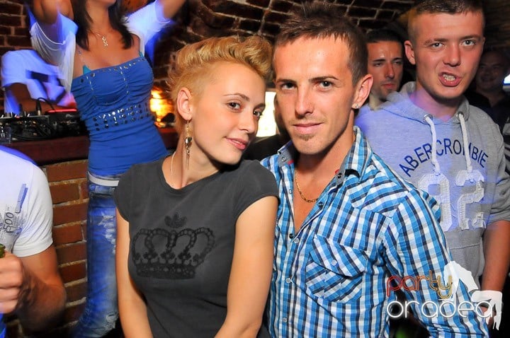 O nouă petrecere în Escape, 