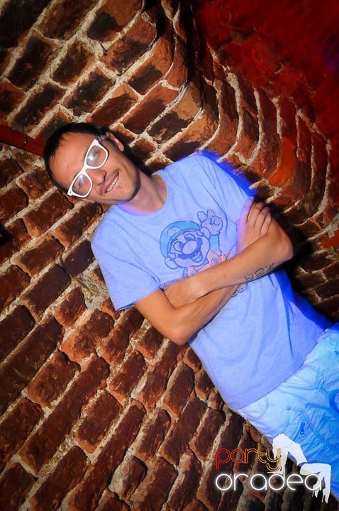 O nouă petrecere în Escape, 