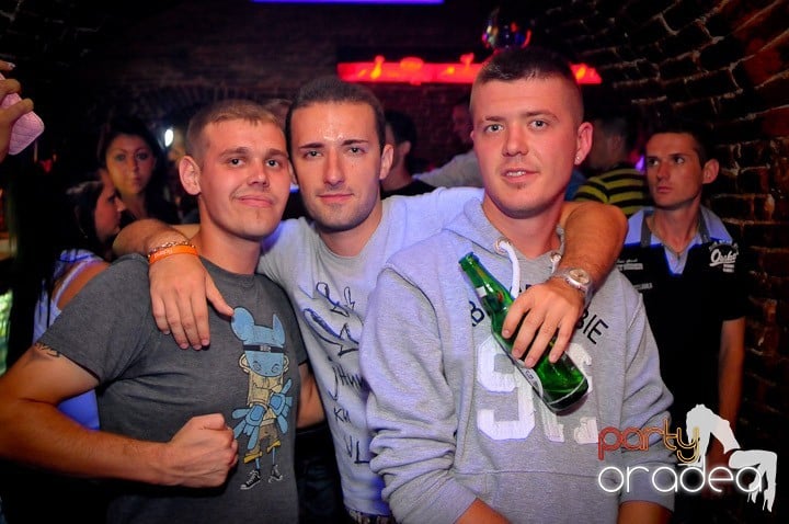 O nouă petrecere în Escape, 