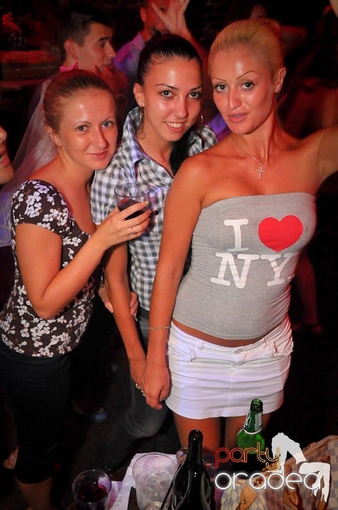 O nouă petrecere în Escape, 