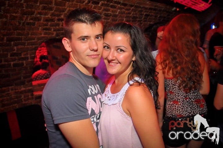 O nouă petrecere în Escape, 