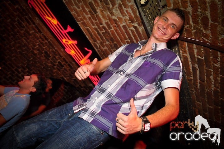 O nouă petrecere în Escape, 