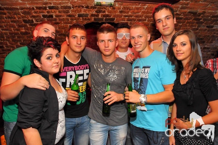 O nouă petrecere în Escape, 