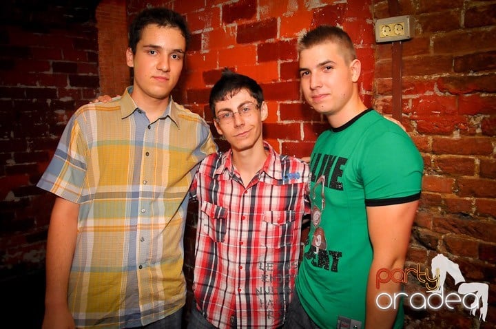 O nouă petrecere în Escape, 