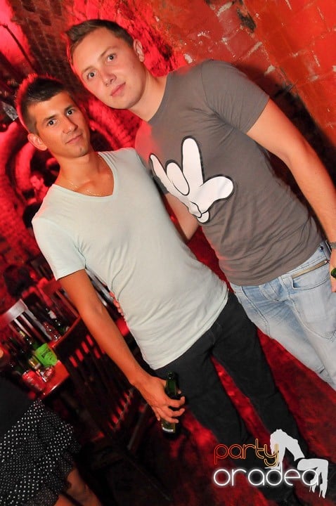 O nouă petrecere în Escape, 