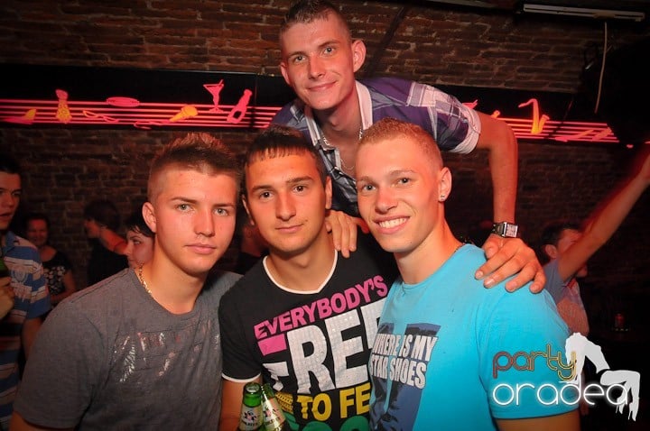 O nouă petrecere în Escape, 