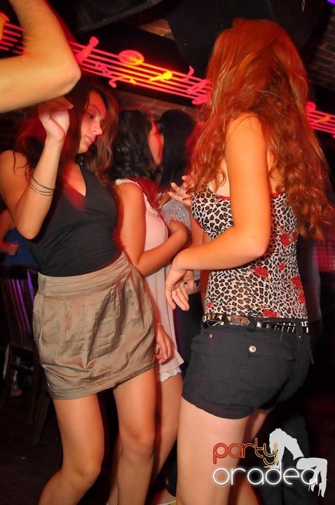 O nouă petrecere în Escape, 