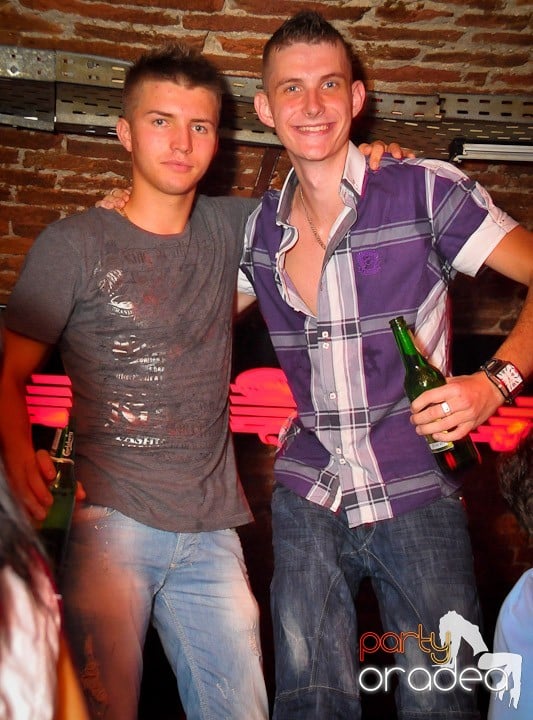 O nouă petrecere în Escape, 