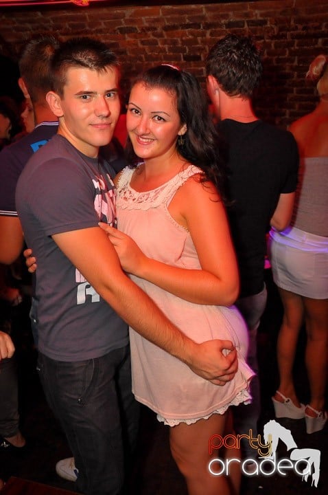 O nouă petrecere în Escape, 