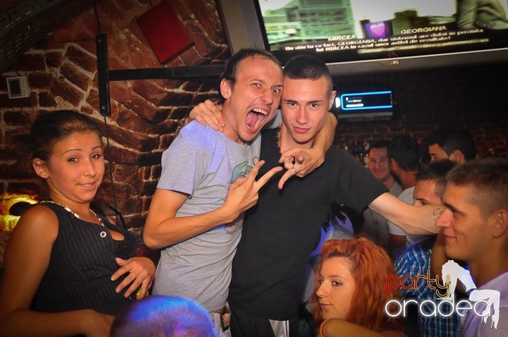 O nouă petrecere în Escape, 