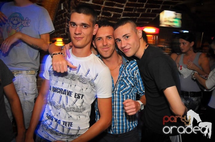 O nouă petrecere în Escape, 