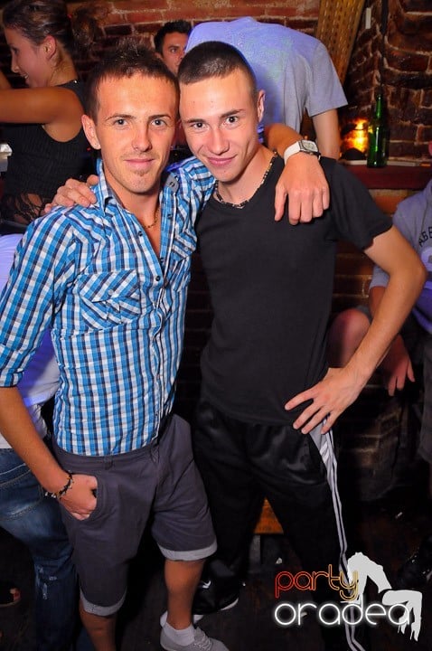 O nouă petrecere în Escape, 