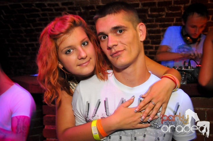 O nouă petrecere în Escape, 