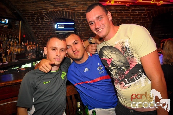 O nouă petrecere în Escape, 