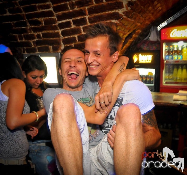 O nouă petrecere în Escape, 