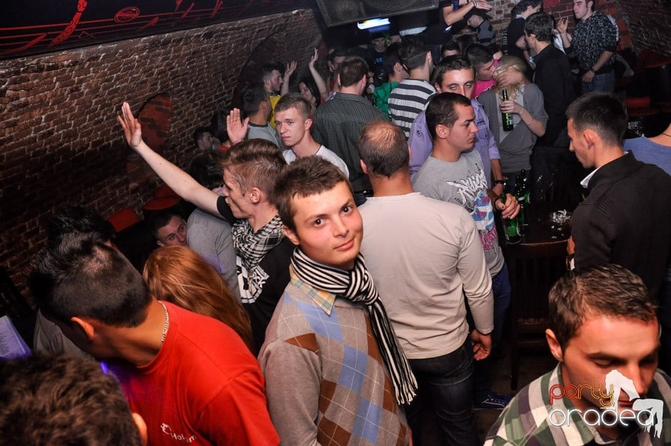 O nouă petrecere studenţească tip NMD,