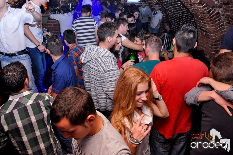O nouă petrecere studenţească tip NMD,
