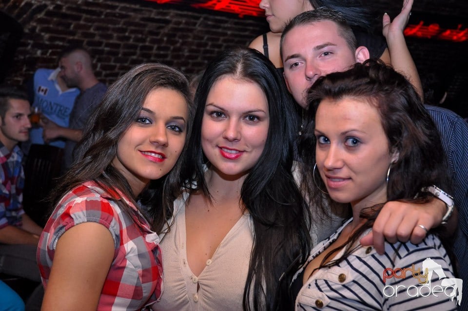 O nouă petrecere studenţească tip NMD,